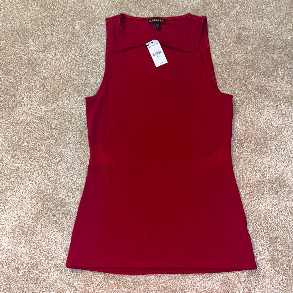 Express keyhole tank top size S in red